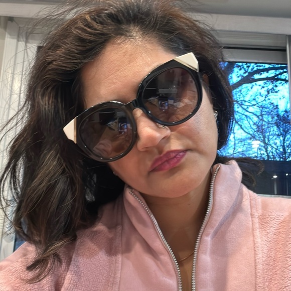 Ferragamo sunglasses - Picture 4 of 5